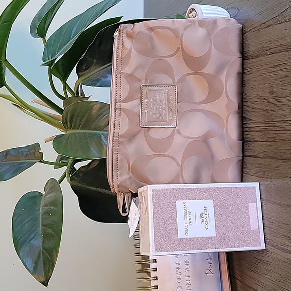 NWT Coach bundle pouch and perfume - Picture 11 of 13